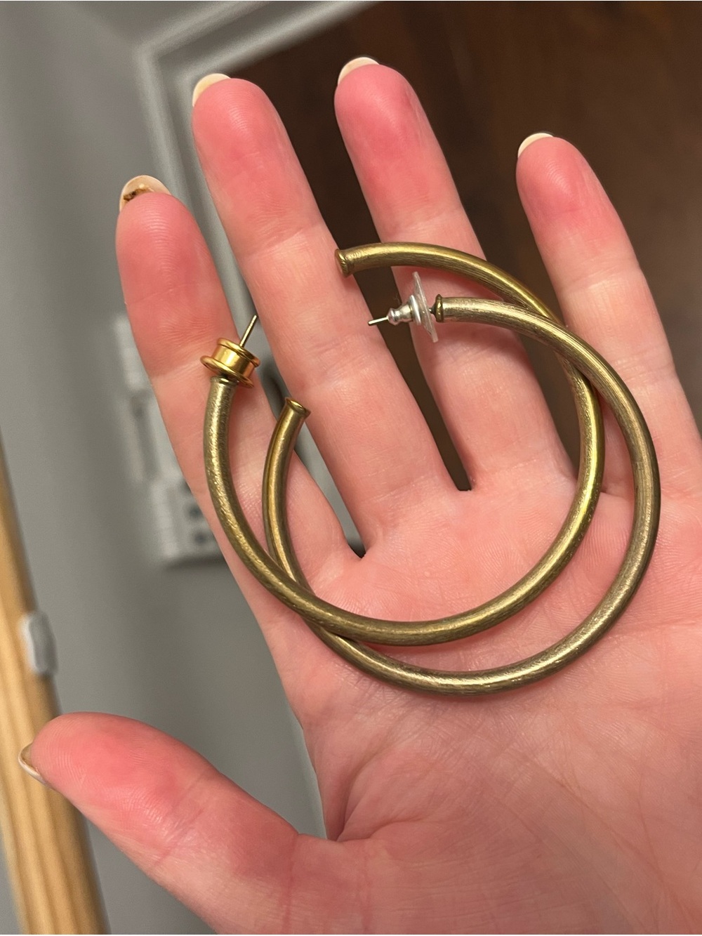 Stylish Gold Hoop Earrings - Lightweight Women’s Jewelry